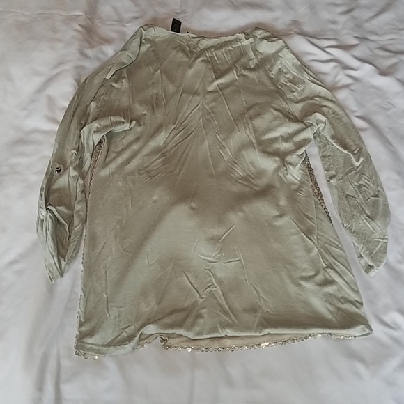 Shirt - Picture 4 of 4